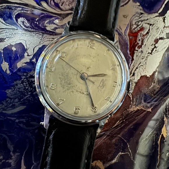 Running manual distressed watch - Picture 6 of 12